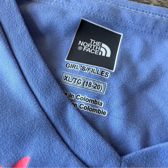 The North Face Water Lilly Graphic Soft V-Neck Tee Shirt - Picture 6 of 8